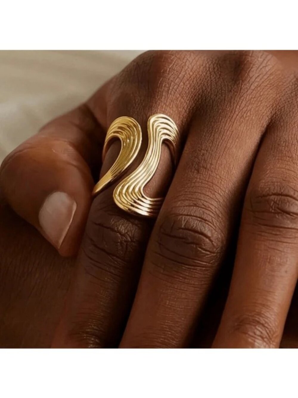 Tidal Wave Thick Asymmetrical Ring